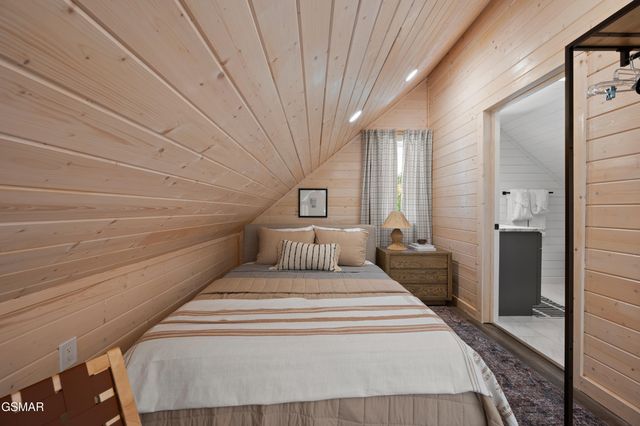 303 Beech Ridge Lane, Gatlinburg, TN 37738