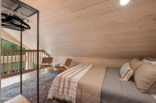 303 Beech Ridge Lane, Gatlinburg, TN 37738