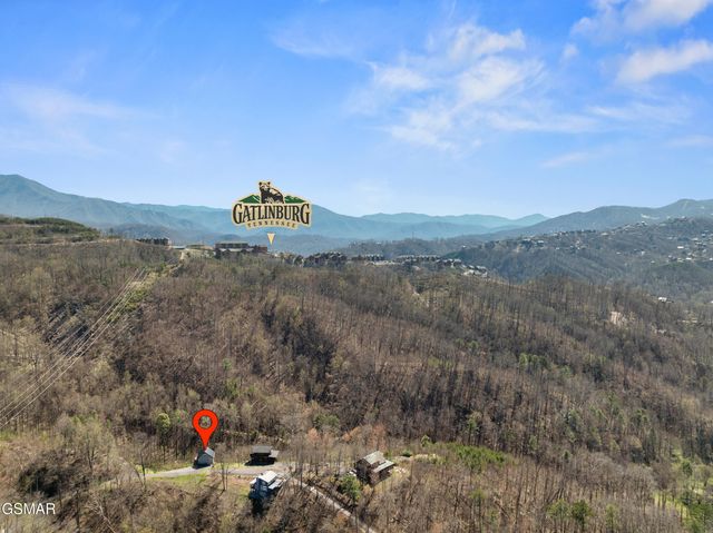 303 Beech Ridge Lane, Gatlinburg, TN 37738