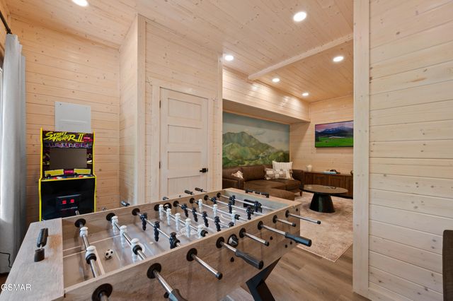 303 Beech Ridge Lane, Gatlinburg, TN 37738