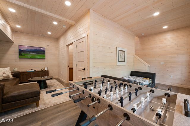 303 Beech Ridge Lane, Gatlinburg, TN 37738