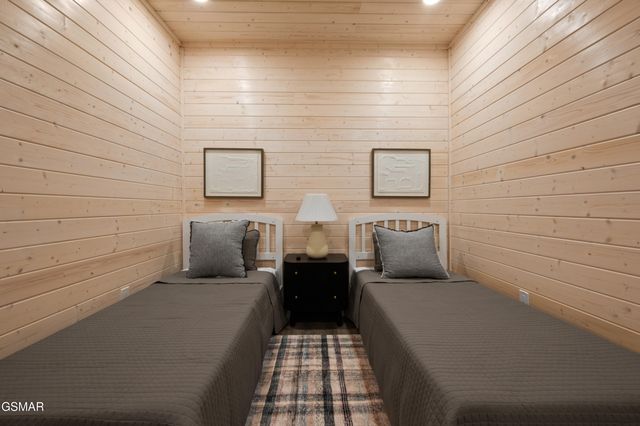 303 Beech Ridge Lane, Gatlinburg, TN 37738