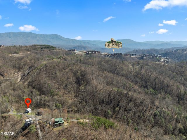 303 Beech Ridge Lane, Gatlinburg, TN 37738