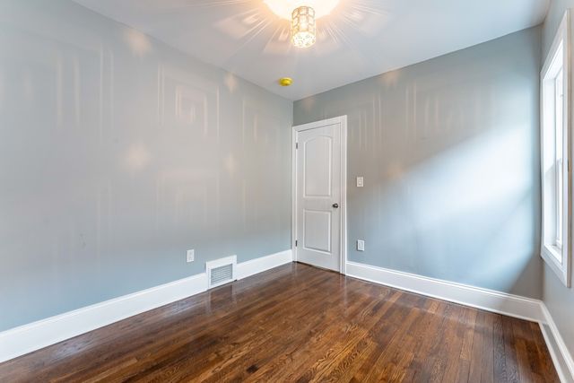 2105 S 7th Avenue, Maywood, IL 60153