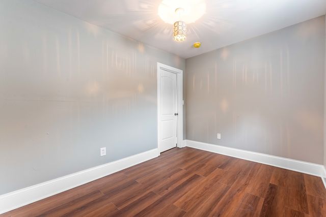 2105 S 7th Avenue, Maywood, IL 60153