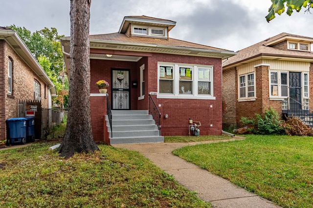 2105 S 7th Avenue, Maywood, IL 60153