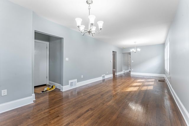 2105 S 7th Avenue, Maywood, IL 60153