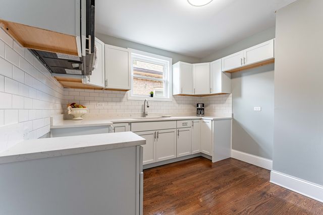2105 S 7th Avenue, Maywood, IL 60153
