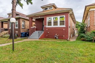 2105 S 7th Avenue, Maywood, IL 60153