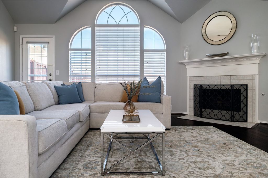 2513 Hunters Run Drive, Plano, TX 75025