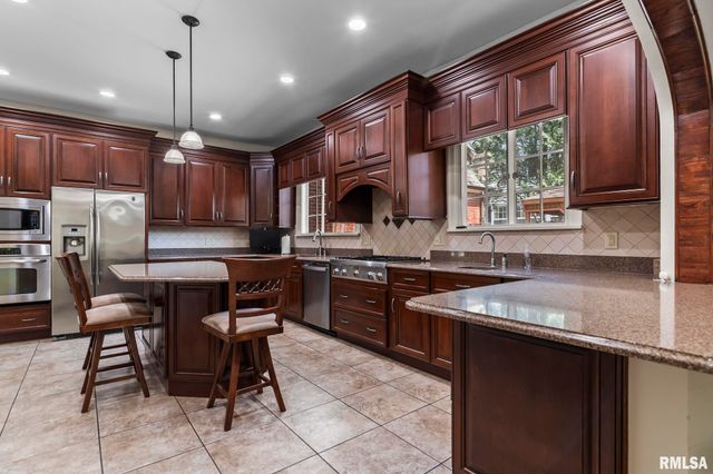 1050 WILLIAMS Boulevard, Springfield, IL 62704