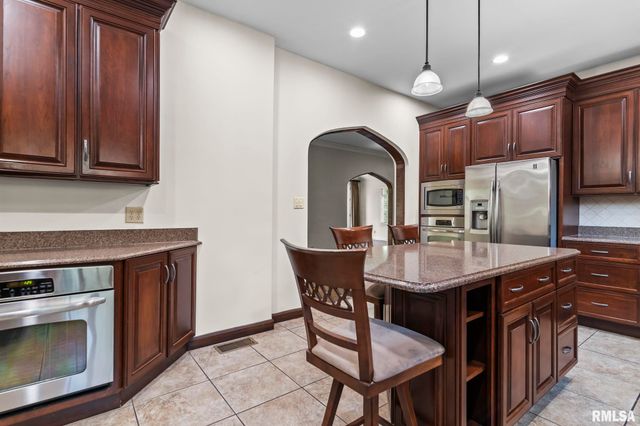 1050 WILLIAMS Boulevard, Springfield, IL 62704