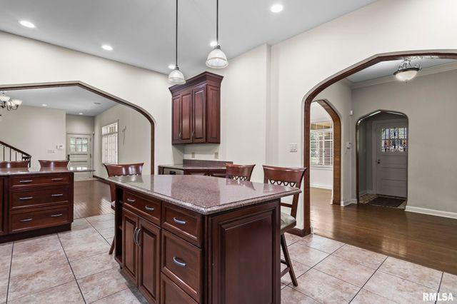 1050 WILLIAMS Boulevard, Springfield, IL 62704