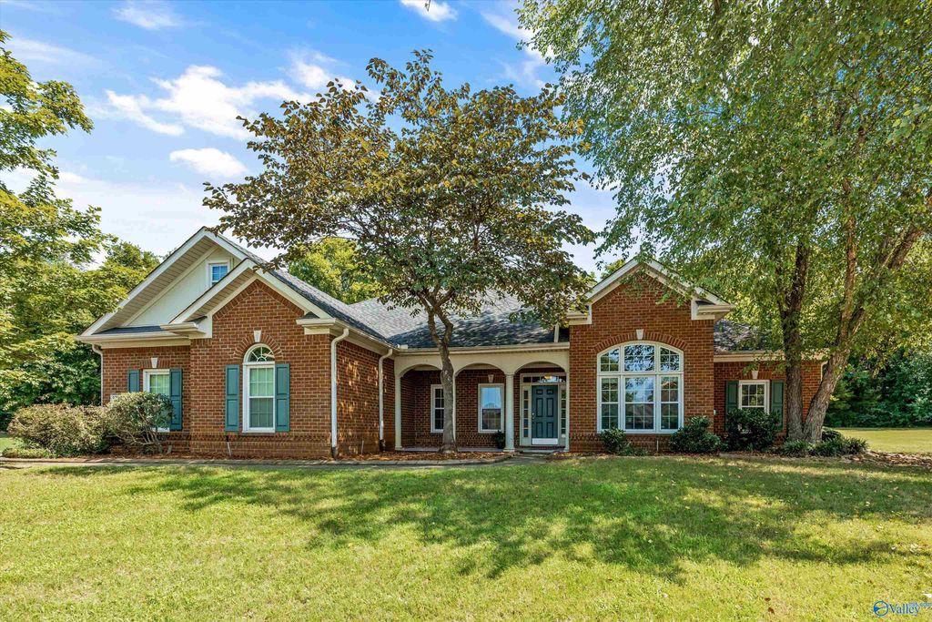 128 Pearle Cove Drive, Huntsville, AL 35806