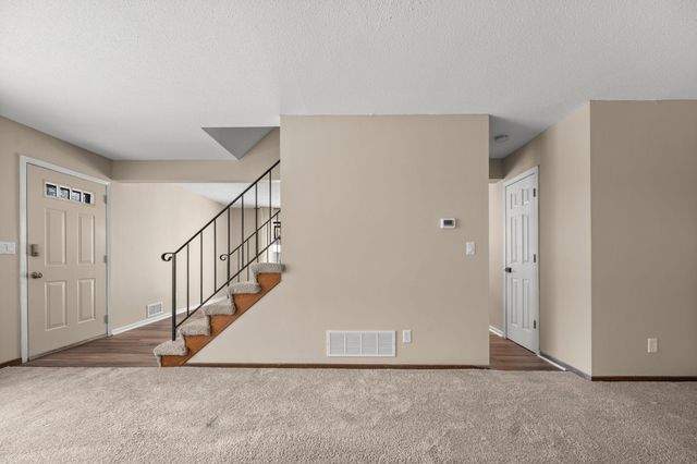 11596 Scotch Pine Court, Eden Prairie, MN 55344