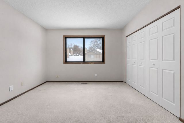 11596 Scotch Pine Court, Eden Prairie, MN 55344
