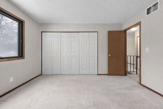 11596 Scotch Pine Court, Eden Prairie, MN 55344