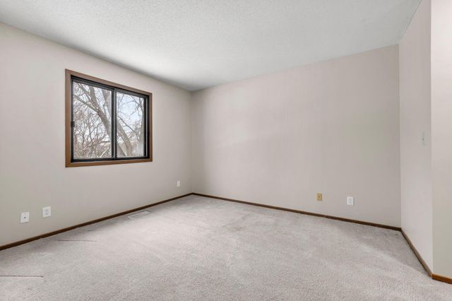 11596 Scotch Pine Court, Eden Prairie, MN 55344