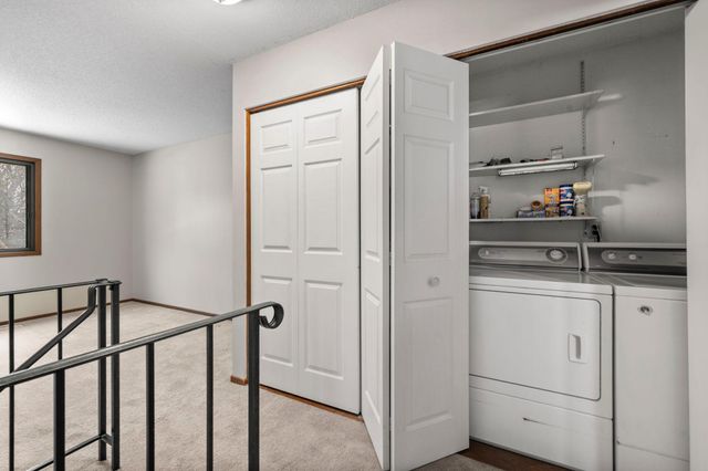 11596 Scotch Pine Court, Eden Prairie, MN 55344