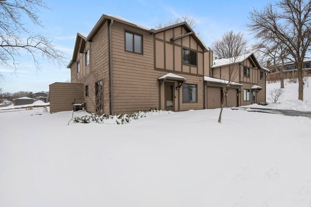 11596 Scotch Pine Court, Eden Prairie, MN 55344