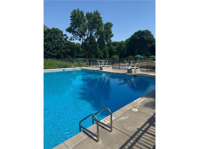 11596 Scotch Pine Court, Eden Prairie, MN 55344