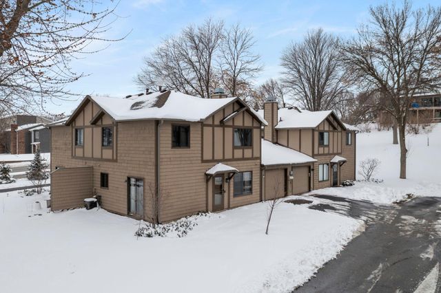 11596 Scotch Pine Court, Eden Prairie, MN 55344