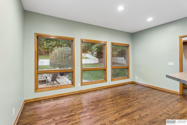 6118 S 175th Terrace, Omaha, NE 68135