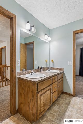 6118 S 175th Terrace, Omaha, NE 68135