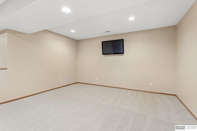 6118 S 175th Terrace, Omaha, NE 68135