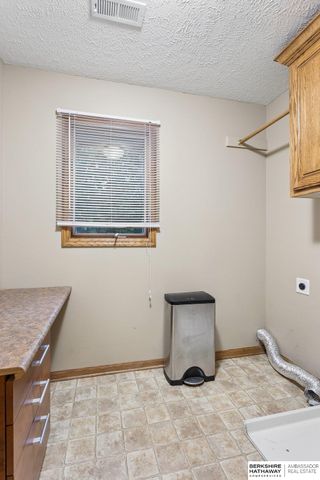 6118 S 175th Terrace, Omaha, NE 68135