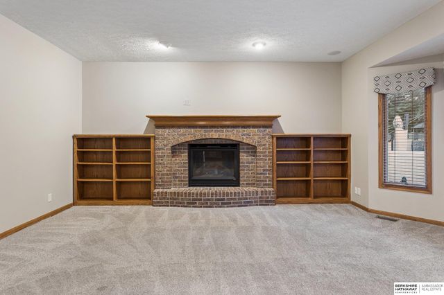 6118 S 175th Terrace, Omaha, NE 68135
