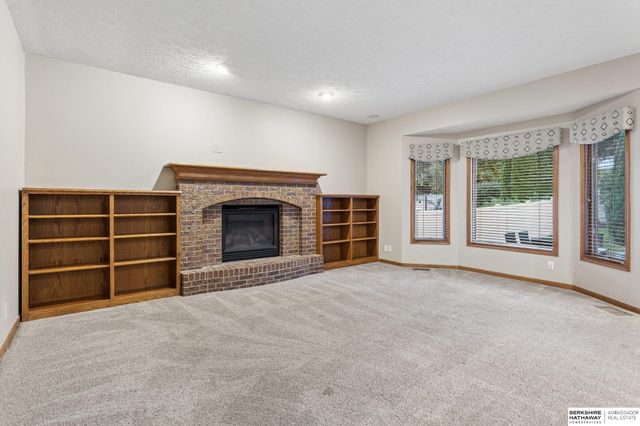 6118 S 175th Terrace, Omaha, NE 68135
