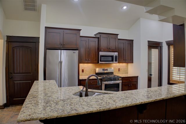 3735 W Austin Street, Broken Arrow, OK 74011