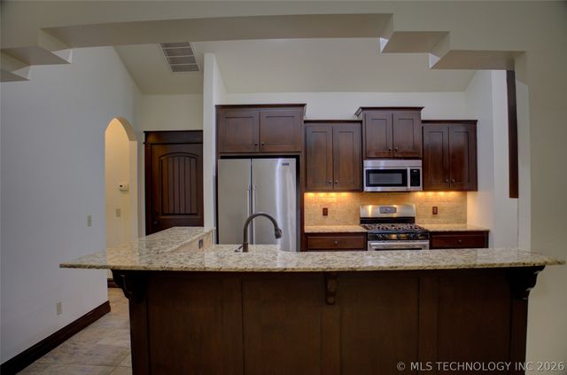 3735 W Austin Street, Broken Arrow, OK 74011