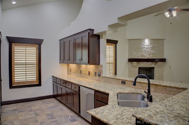 3735 W Austin Street, Broken Arrow, OK 74011