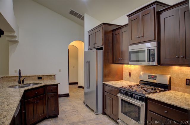 3735 W Austin Street, Broken Arrow, OK 74011