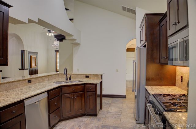 3735 W Austin Street, Broken Arrow, OK 74011