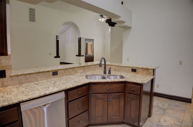 3735 W Austin Street, Broken Arrow, OK 74011