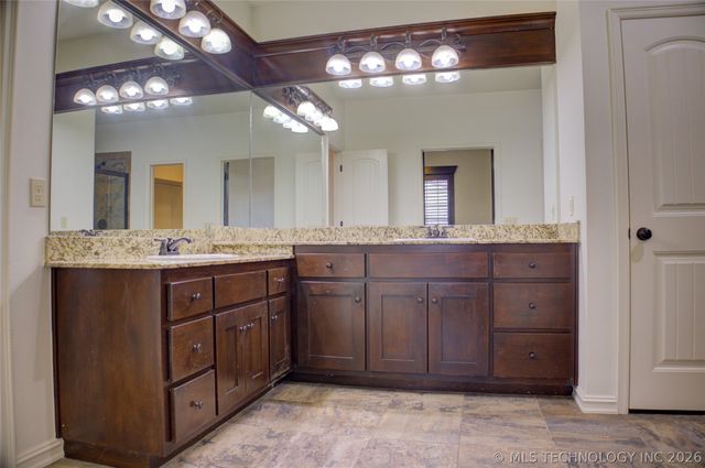 3735 W Austin Street, Broken Arrow, OK 74011