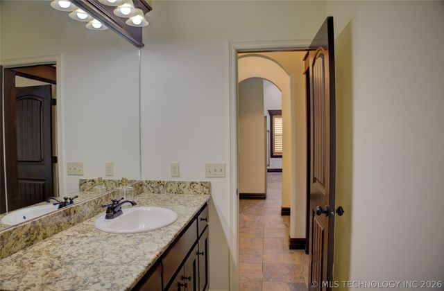 3735 W Austin Street, Broken Arrow, OK 74011