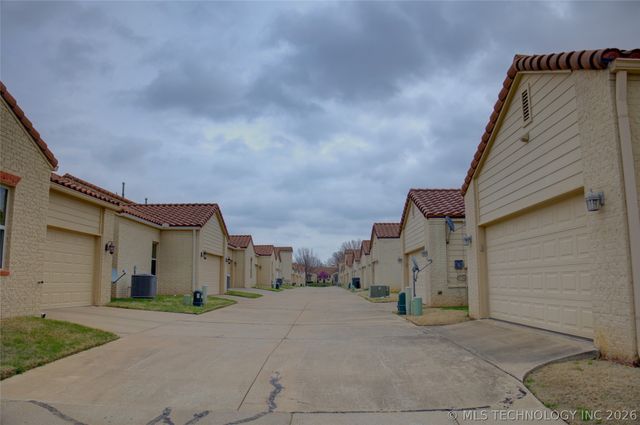 3735 W Austin Street, Broken Arrow, OK 74011