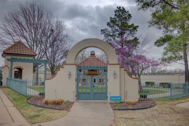 3735 W Austin Street, Broken Arrow, OK 74011