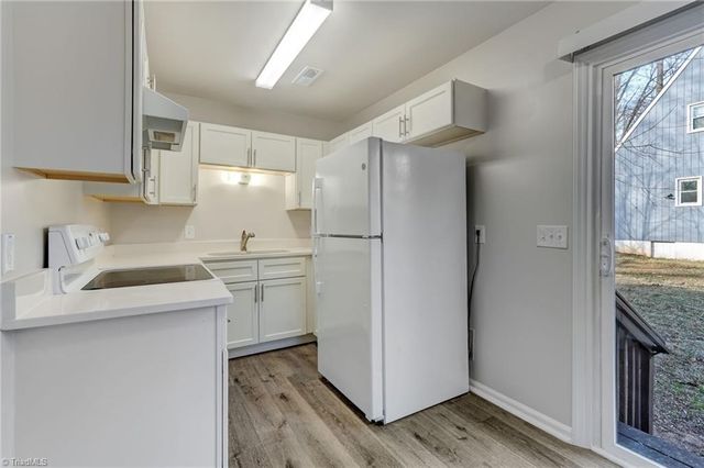 4324 Walnut Hollow Drive, Winston-salem, NC 27127