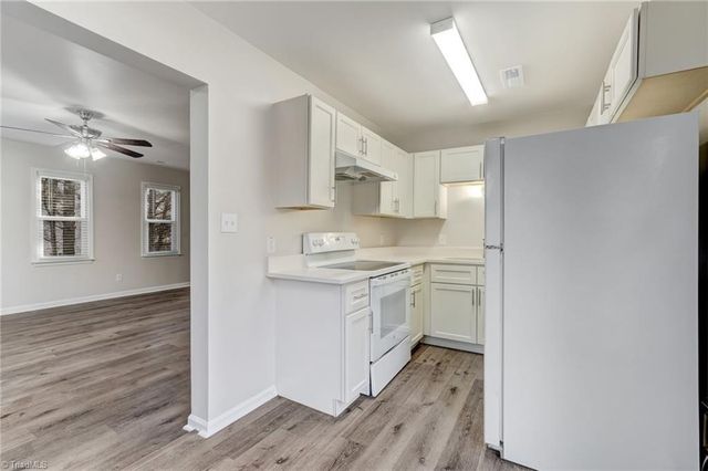 4324 Walnut Hollow Drive, Winston-salem, NC 27127