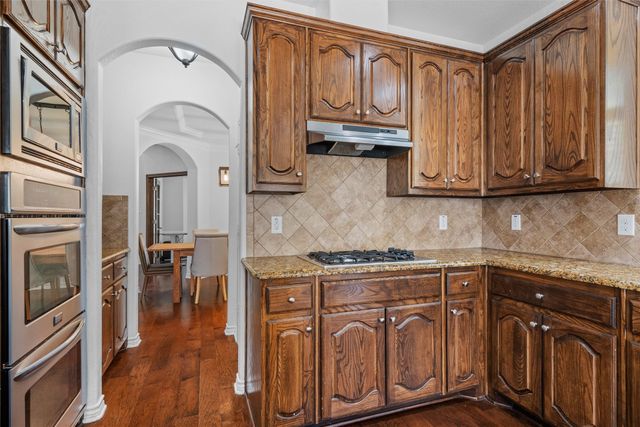 2932 Montalbo, Grand Prairie, TX 75054