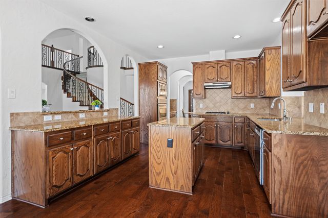 2932 Montalbo, Grand Prairie, TX 75054