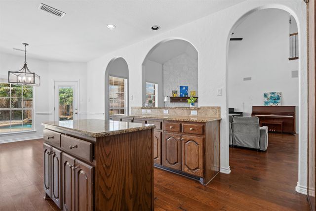 2932 Montalbo, Grand Prairie, TX 75054