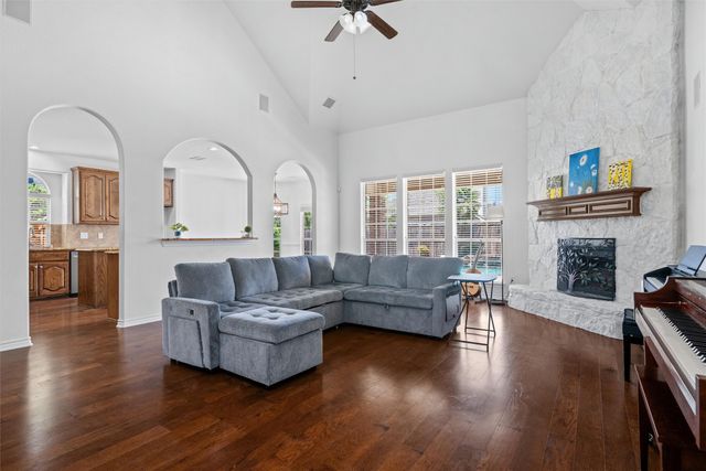 2932 Montalbo, Grand Prairie, TX 75054