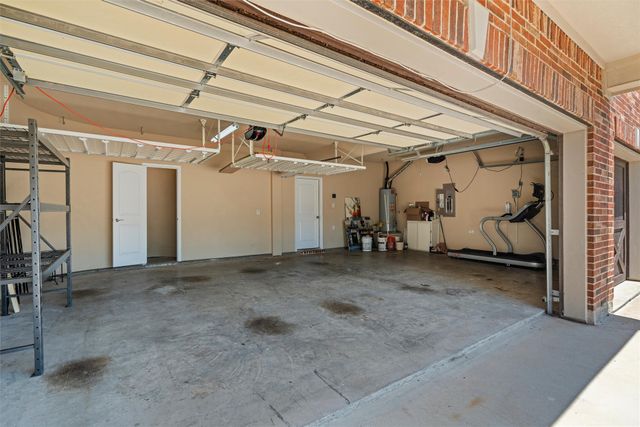 2932 Montalbo, Grand Prairie, TX 75054