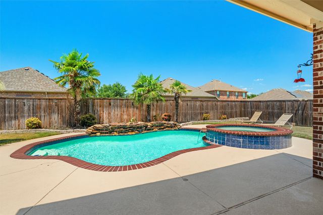 2932 Montalbo, Grand Prairie, TX 75054